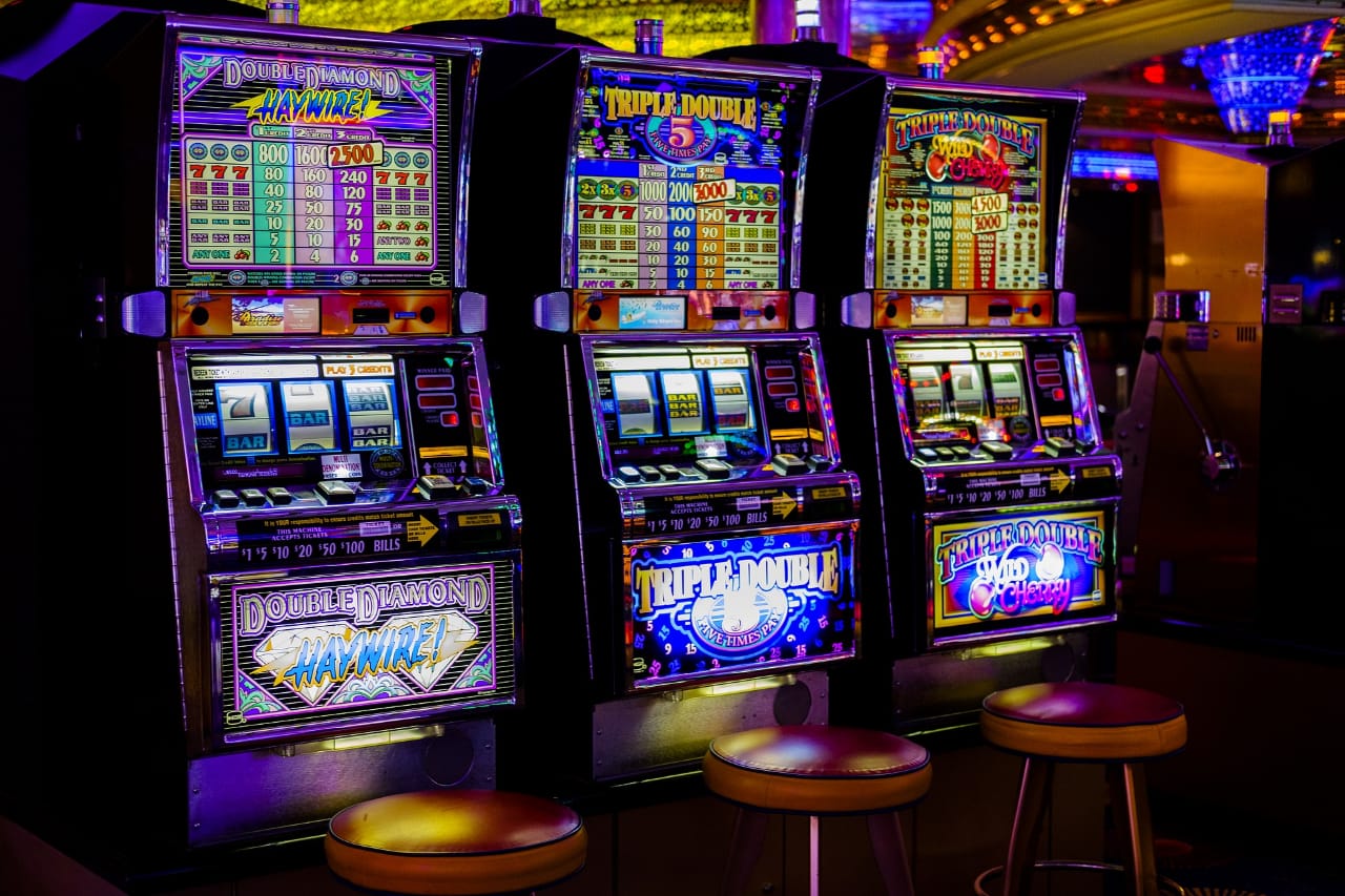 Analyzing the Technology That Drives Slot Machines